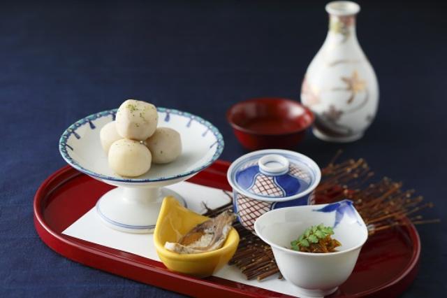 画像: ■カフェオルオル 琵琶湖の絶景も味わえる「カフェオルオル」では、月見セットを2種類販売いたします。里芋煮などの小鉢と地酒をセットにした「月見酒セット」はお酒を嗜みながら、抹茶と月見団子をセットにした「お月見セット」は滋賀県産の抹茶を楽しみながら月見観賞していただけます。 更に9月13日(火)~9月25日(日)の期間は株式会社ビクセン「宙ガール」の協賛で、天体望遠鏡、双眼鏡をご用意しておりますので、迫力のある月の姿を楽しむことができます。 【期間】2016年9月1日(木)~9月25日(日) ※天体望遠鏡、双眼鏡の無料貸出しは9月13日(火)~9月25日(日) 【場所】13F カフェオルオル 【時間】11:00~22:00(L.O.フード21:00/ドリンク21:30) 【料金】月見酒セット¥1,800/お月見セット¥600(消費税・サービス料込) ※売り切れ次第終了とさせていただきます。
