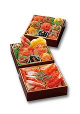 画像: 「和風海鮮おせち 北海道 たらば蟹」(冷凍) 24,000円(消費税・送料込) 食べ応え満点。たらば蟹を堪能できる和風海鮮おせち。 北海道産の食材を中心に盛り込んだ、海鮮づくしのおせちです。大ぶりのたらば蟹の身は食べ応えがあり、堪能できます。一品一品蓋付カップ入りなので、食べたいものを個々に解凍できます。