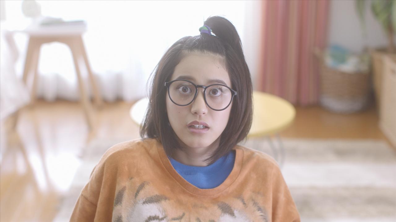 画像2: 山崎紘菜さん主演"ファッションの神様が降臨する?"Web CM