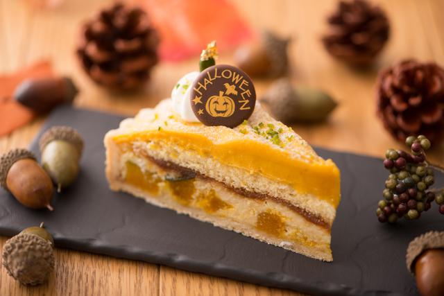 画像: ■ポティロン…700円 生地の塩味とカボチャの甘味がバランス良く、ほろ苦いカラメルがカボチャの甘さを引き立てています。 生地の中のカボチャは、しょうゆとみりんで一度煮つけにすることにより、素材の風味豊かな後引く味わいになっています。