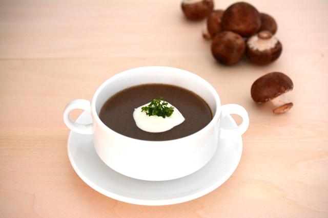 画像: 【ほうじ茶×きのこ】 静岡県産の茶葉を職人技でじっくり焙煎し、ほうじ茶に仕上げました。粗めに挽いたほうじ茶とマッシュルームが香ばしく優しい味わいです。