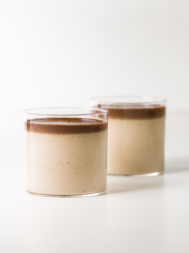画像: 【生チョコぷりん】 上質な生クリームと卵黄を厳選し、自慢の「生チョコ」を入れてなめらかに焼き上げたチョコレートのプリンです。ミルク・ホワイト・ビター 各¥324(税込)