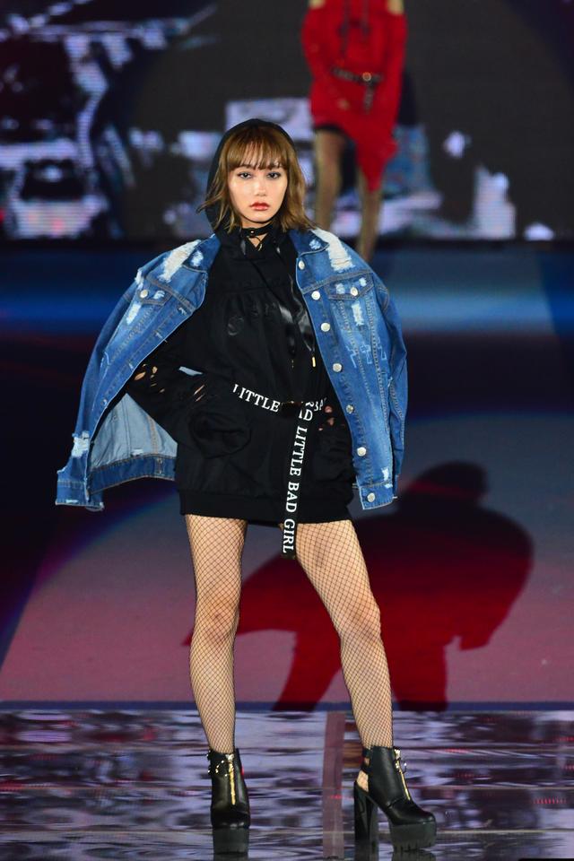 画像26: 【イベントレポ】ランウェイだけじゃない!ブースも大充実の「ガールズアワード2016」レポート