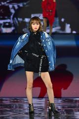 画像26: 【イベントレポ】ランウェイだけじゃない!ブースも大充実の「ガールズアワード2016」レポート