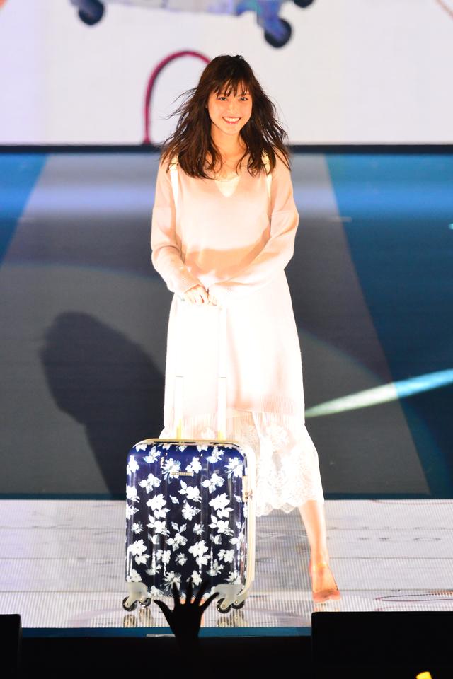 画像30: 【イベントレポ】ランウェイだけじゃない!ブースも大充実の「ガールズアワード2016」レポート