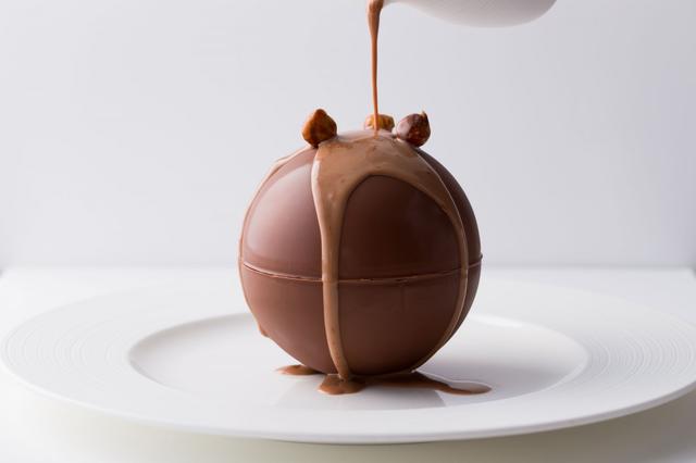 画像2: パティスリー界のピカソ、ピエール・エルメのショコラデザートを心ゆくまで!
