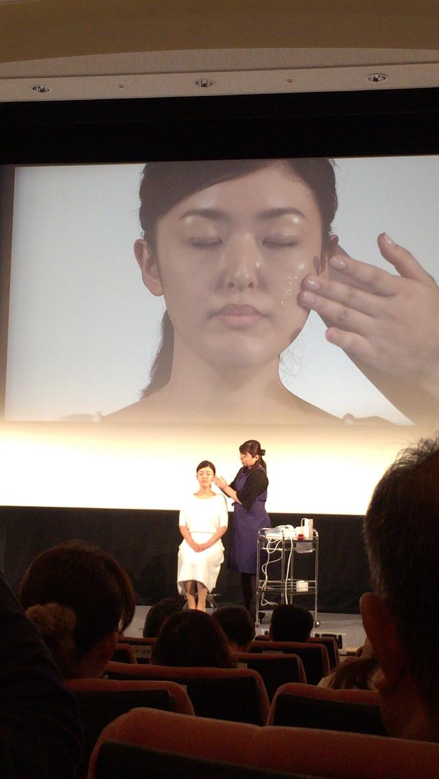 画像: コースの内容をわかりやすく説明