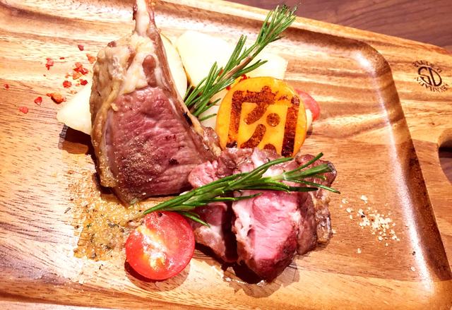 画像1: 2階は「肉バル 肉ソン大統領」!!!