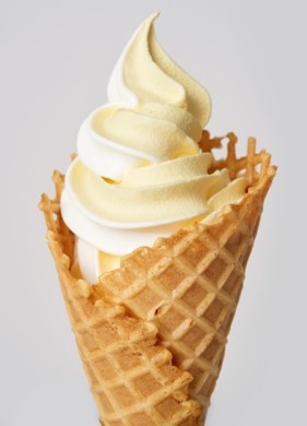 画像: Cow Cow Ice　ミックス クリーミーなミルクと、濃厚なチーズ、両方の美味しさを味わえる贅沢な味です。 税込　500円