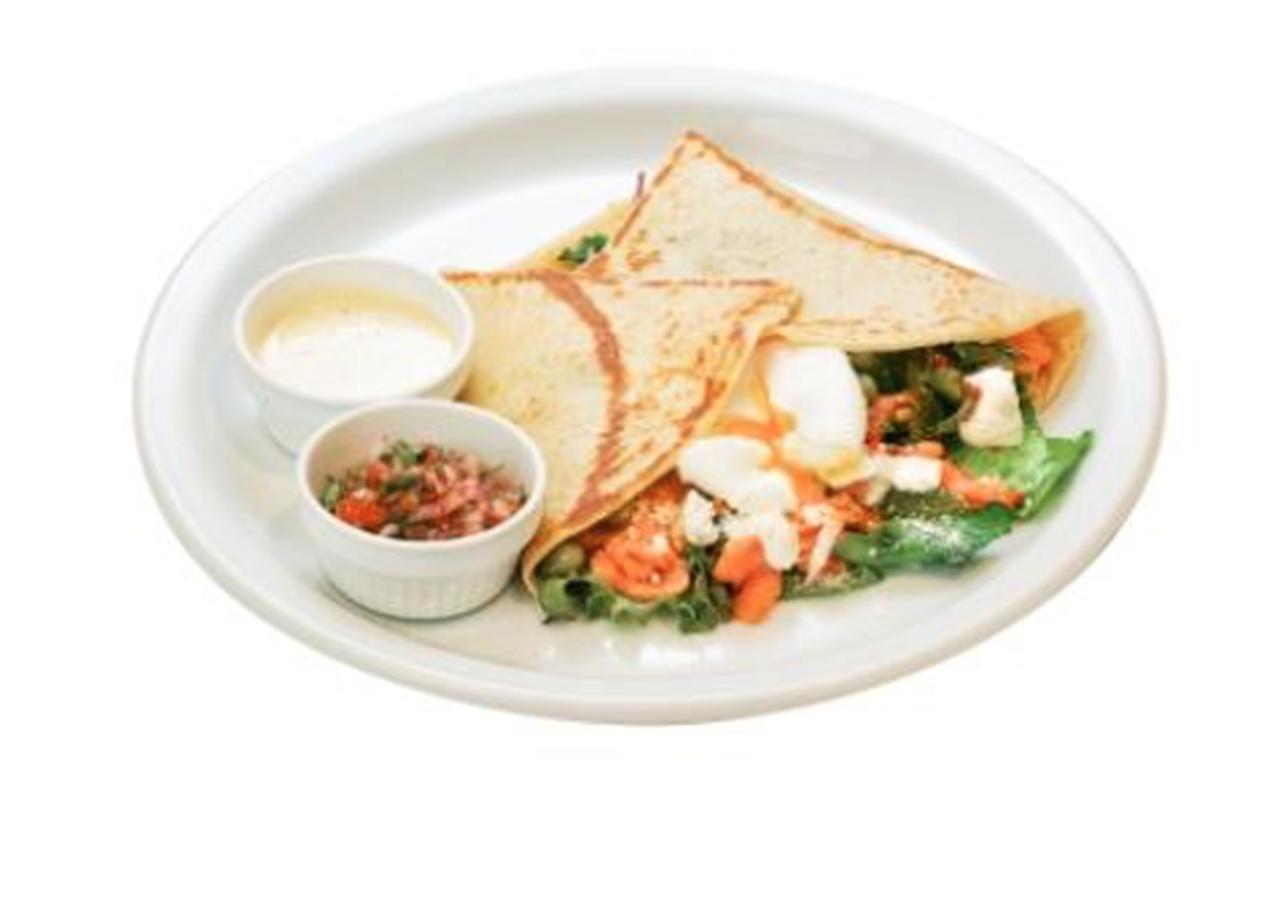 画像: 「クレップ」 「ふわふわパンケーキ」 Butter 自慢の「スフレパンケーキ」。 リコッタチーズなど数種のチーズをパンケーキに合うバランスで、生地にあわせ、丁 寧にひとつひとつ焼き上げます。 中でも一番人気は、苺、ブルーベリー、ラズベリーをふんだんに使った「ミックスベリ ー」。さらにラズベリーアイスとミックスベリーのオリジナルソースもトッピングし、ベリー 好きにはたまらないふわふわパンケーキに仕上げました。 “Crepe(クレープ)”と”Wrap(包む)”で生まれた CREP(クレップ)。 ほんのりとした塩味と生地に使った発酵バターが味の決め手。 もっちりと香ばしい生地に具材をたっぷり包み込んだ、おいしさと食べ応えが嬉しい 新感覚クレップです。