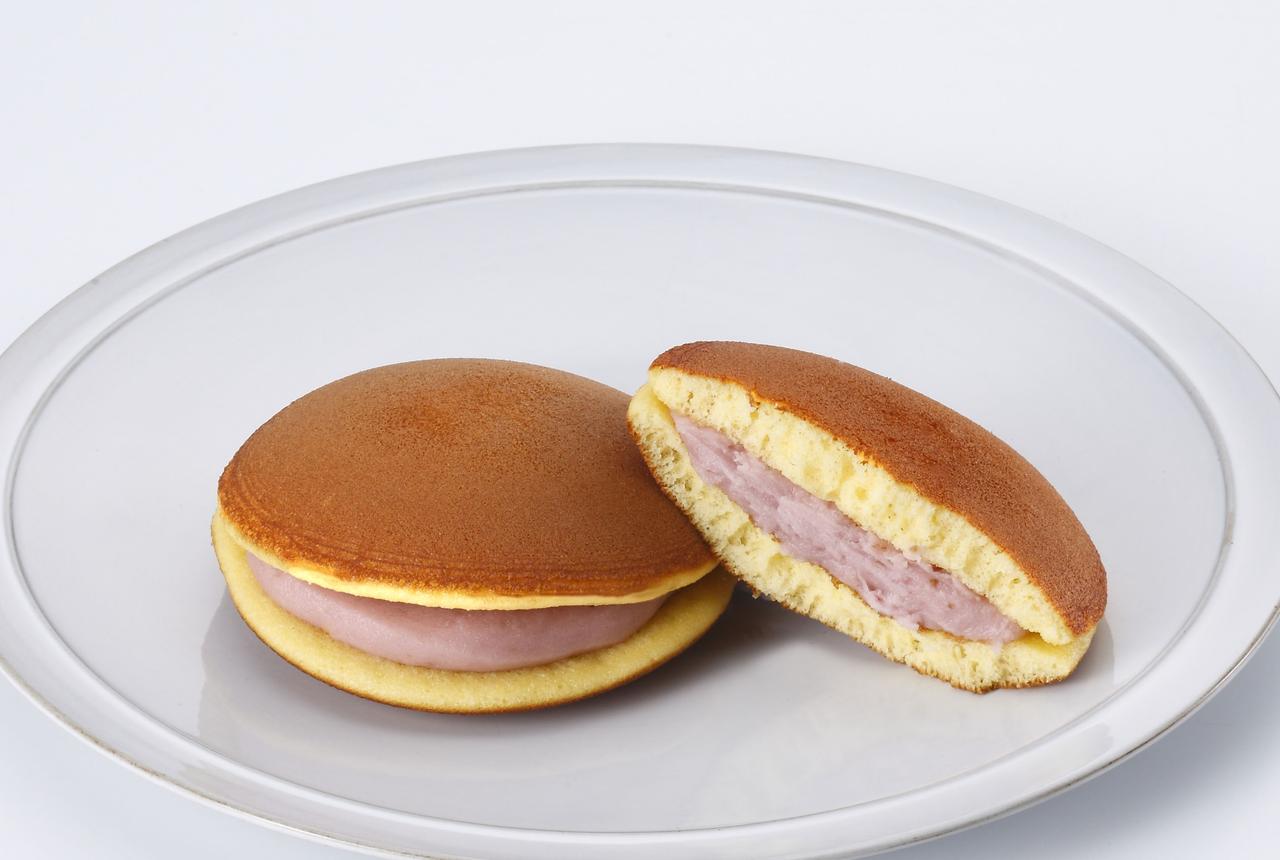 画像: 『苺クリームどら焼』(税込172円) 「苺」の文字を可愛らしくデザインしたパッケージにリニューアル