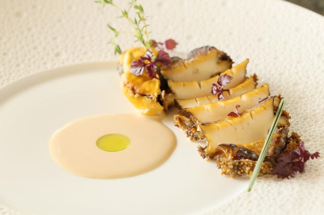 画像: ■高級食材の旨味を凝縮した新感覚の鉄板焼き「1st Anniversary ディナーコース」 場所:1F/鉄板焼「匠」 営業時間:ランチタイム11:30~15:00(L.O.14:00) ディナータイム17:30~22:00(L.O.21:00) 電話番号:052-589-0787 定休日:木曜日 内容: 1st Anniversary ディナーコース 料金:28,000円 税金・サービス料(12%)