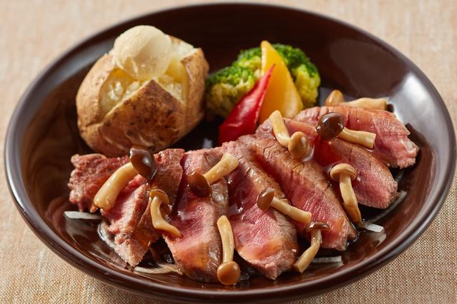 画像: 牛フィレ肉のステーキ 和風きのこソース 1,799円