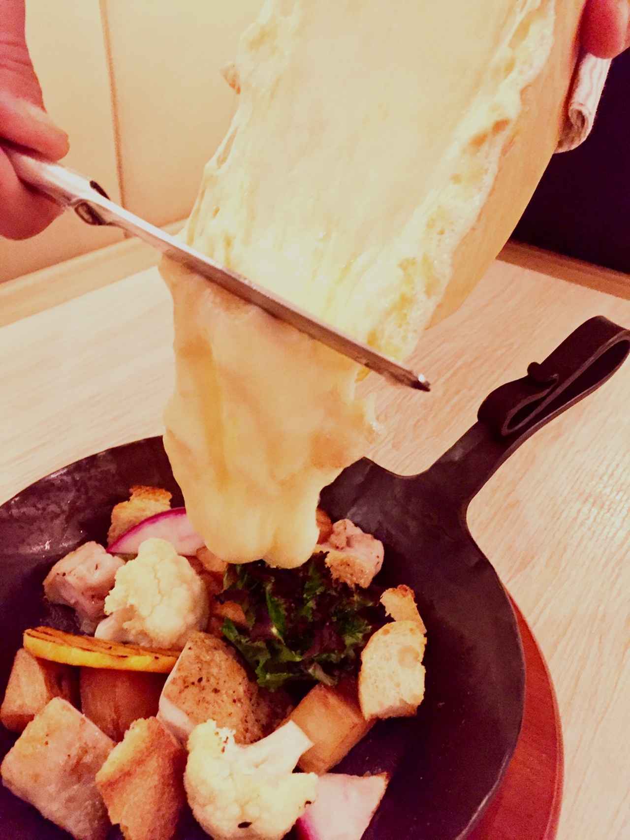 画像1: あの有名牧場からのラクレットも!