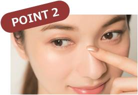 画像: ポイント② 少量を鼻筋にすっと伸ばせば、目鼻立ちのすっきりした美人な印象に。