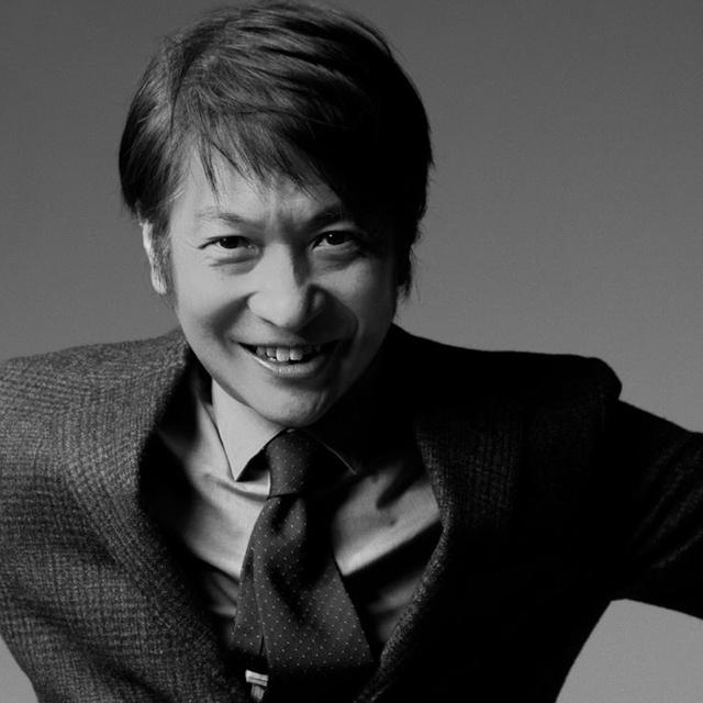画像: <高木完> DJ音楽プロデューサー/クリエイティブ・ディレクター K.A.N CO.LTD 代表取締役 音楽×ファッション×アートが交差する、刺激的なユースカルチャーシーンをコラボレーションし提供し続ける、クリエーター兼エヴェンジェリスト。オモシレー、カッコイイと感じたことを、皆に伝導して35年以上。曾祖父は牧師。 70年代ロンドンパンクに衝撃を受け、バンド「東京ブラボー」結成、デビュー。80年代、DJ開始。雑誌『ポパイ』『ホットドッグ・プレス』等ライター開始。藤原ヒロシと『タイニー・パンクス』結成。雑誌『宝島』での連載『LAST ORGY』が話題となり『要チェック!』という流行語を生み出す。 ニューヨークで衝撃を受けたヒップホップを、いとうせいこう達と日本に伝導。 日本初のクラブ・ミュージック・レーベル『MAJOR FORCE』を、藤原ヒロシ、屋敷豪太、工藤昌之、中西俊夫と設立。スチャダラパー、ECD等を世に送り出す。90年代ソロアーティストとして活躍。21世紀、A BATHING APEレーベル『APE SOUNDS』、『UNDERCOVER』のサウンド、香港『SILLYTHING』ディレクション等。
