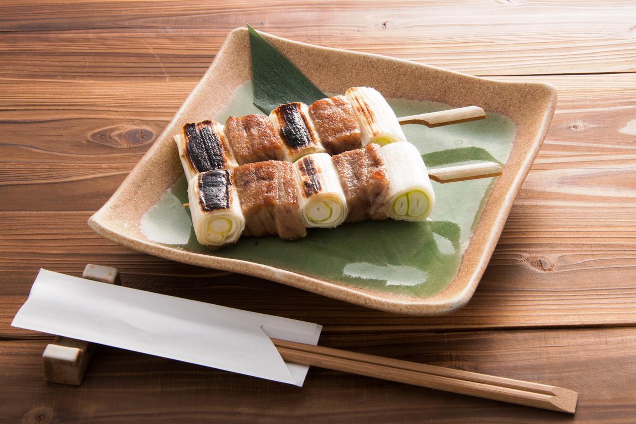 画像: 【門前茶屋 成る口】　まぐろと千住一本ねぎの串焼き