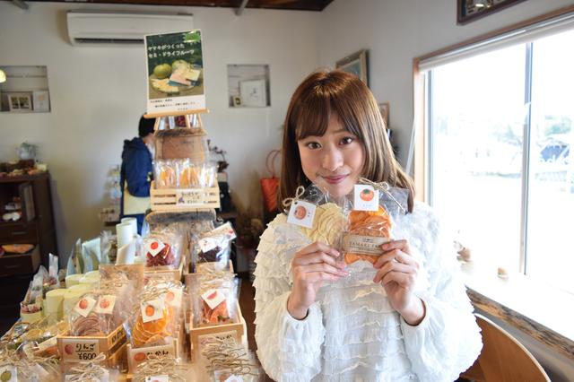 画像: 加藤さんも「お母さんへのお土産に」といっぱい買い込んでいましたw