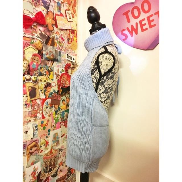 画像2: ネットを騒がせ「例のセーター」と呼ばれている服の「ブルー」がヴィレヴァンで発売開始!