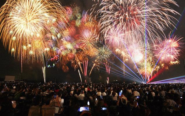 画像3: 夏一番花火大会18,000発の大花火と音楽のコラボレーション!