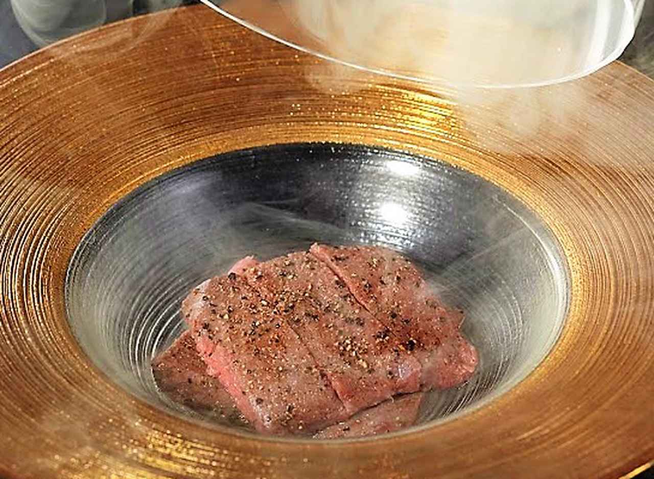 画像: ＜西麻布 けんしろう＞ 高森和牛赤身肉のけんしろう焼き （1人前 約100g） 2,160円