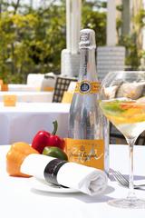 画像3: LA TABLE de Joël Robuchonに「Veuve Clicquot Rich テラス」が期間限定でオープン!
