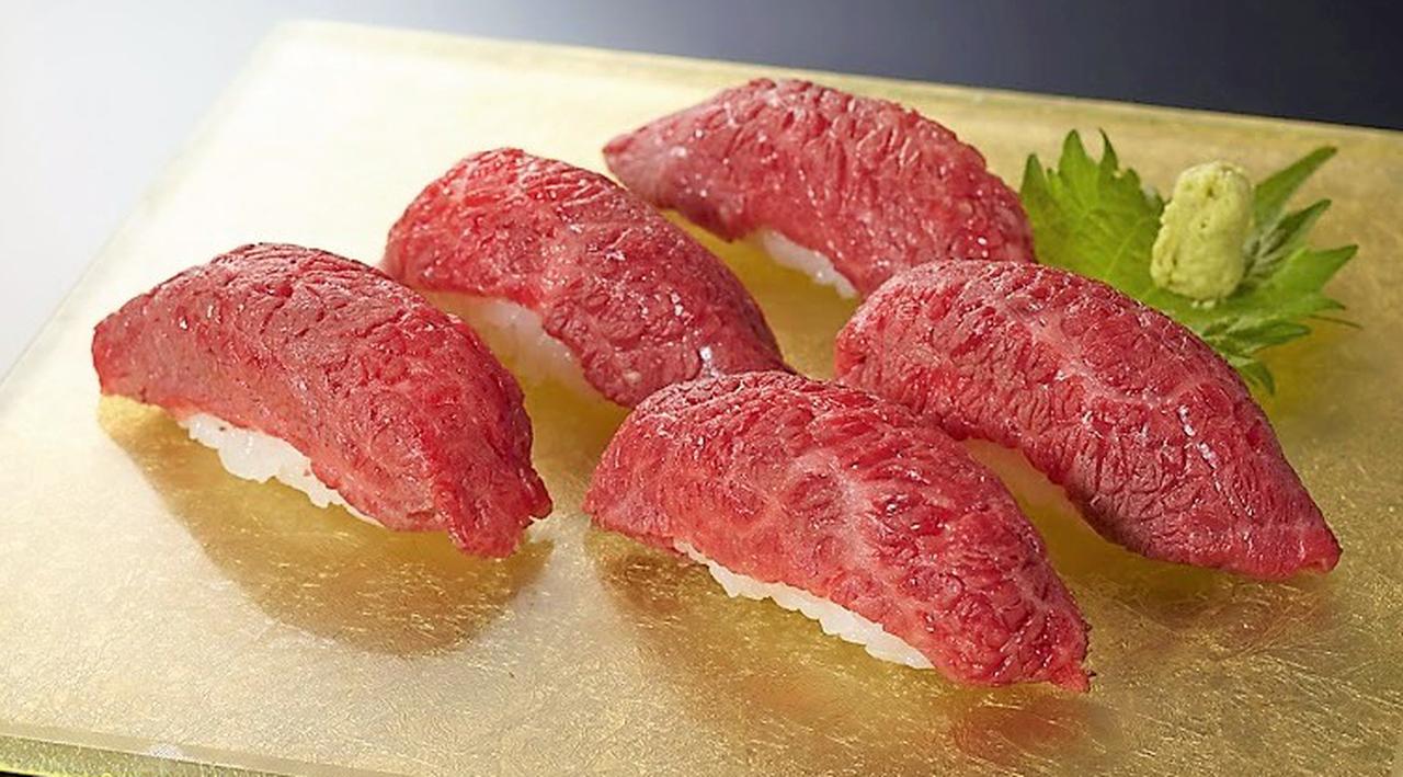 画像: <霞町三〇一ノ一> 神戸牛炙り寿し(5貫) 2,160円