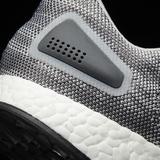 画像: BOOST™フォーム バネのような新感覚クッションで、かつてない走りをもたらすBOOST™フォームをミッドソールに搭載。どのような環境下においても、従来のミッドソール素材より優れた反発力とクッション性を発揮。