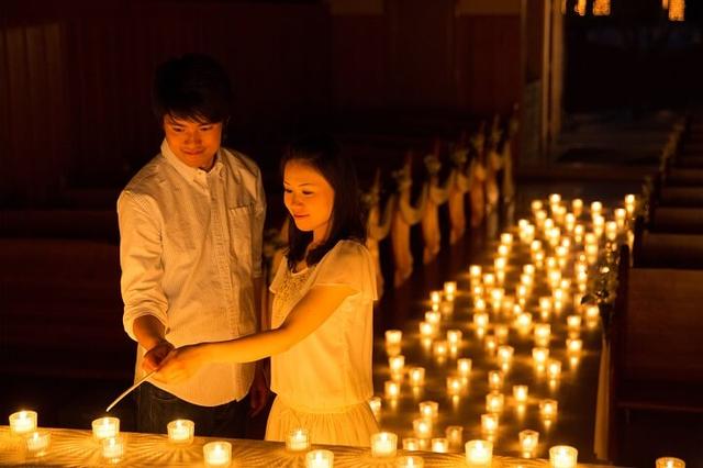 画像4: ランタンの灯りが森を照らす幻想的な時間…
