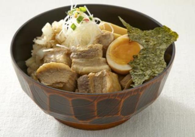 画像: 千葉大学千葉大らぁ麺ごはん(1 人前) 980 円