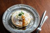 画像: オーダー後に生地を仕上げる自慢のパンケーキは、しっとりふわふわの食感。