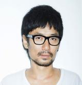 画像: ヘア&メイクアップアーティスト 河北裕介 1975年京都府生まれ。1994年よりヘアスタイリストとして活動開始。その後、ヘア&メイクアップアーティストとして、数多くの雑誌やカタログ、広告等で幅広く活躍中。これまでに携わった女性誌のカバーは300冊以上で、常に時代の先を読み提案し続け、その卓越した技術、センスには定評がある。