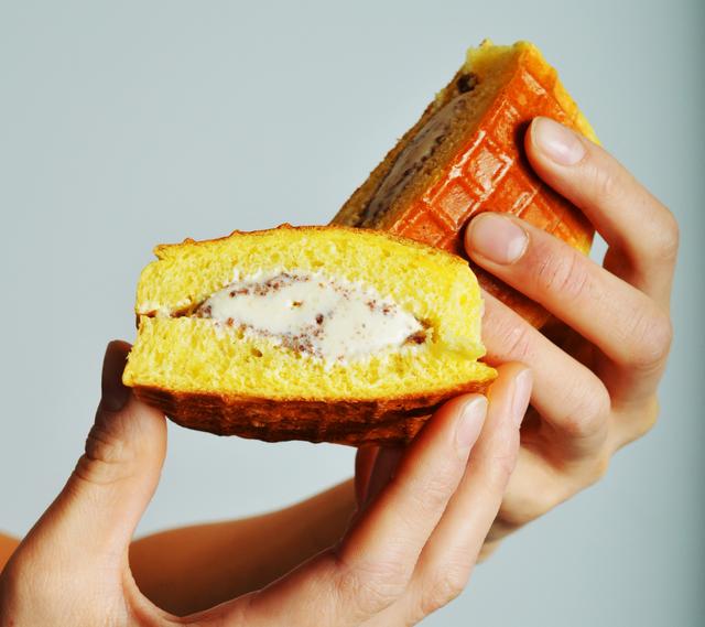 画像: バニラ、チョコ、抹茶。クリーム系アイスクリームをはさんで召し上がれ