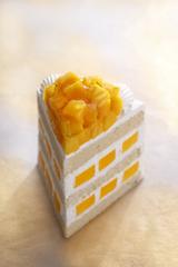 画像: 大人気の夏スイーツは「マンゴー」の最上級ショートケーキ 「エクストラスーパーマンゴーショートケーキ」パン&ケーキ パティスリーSATSUKI(ザ・メイン ロビィ階)
