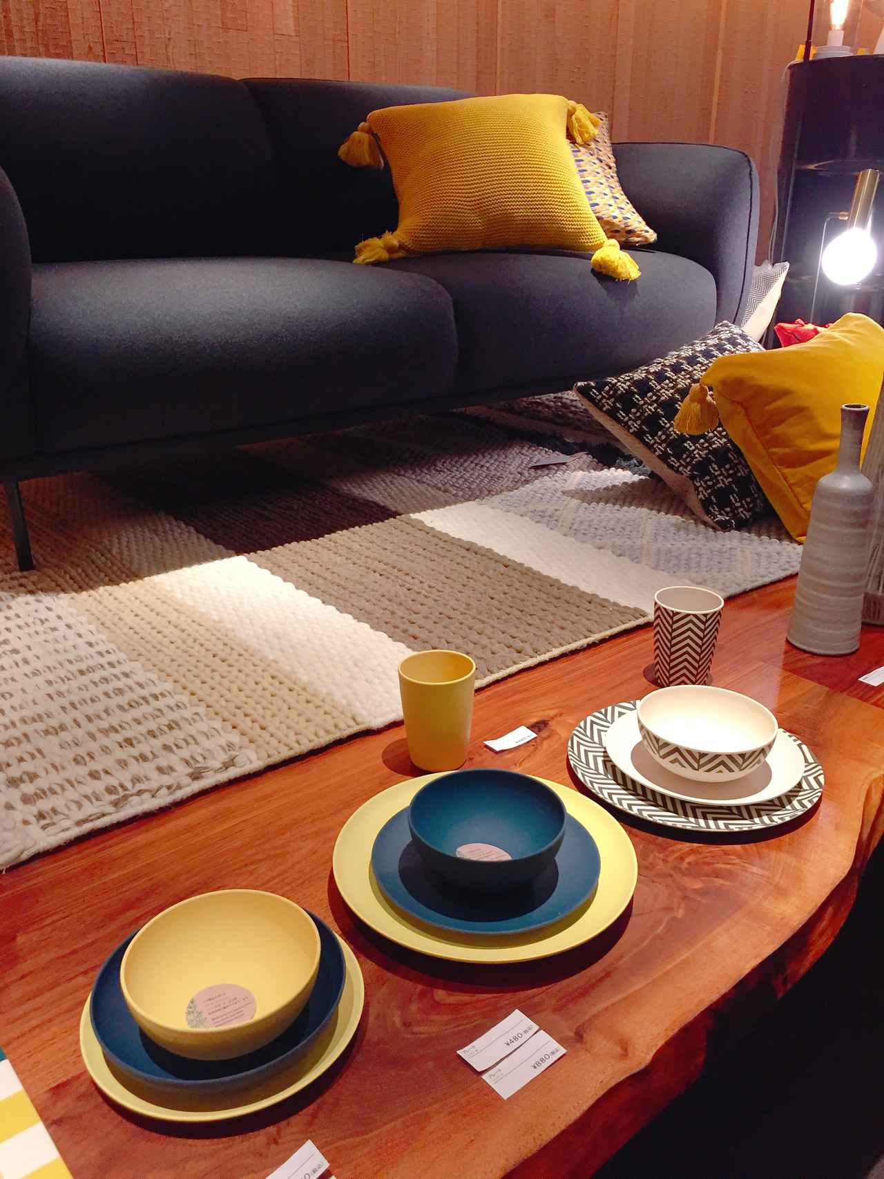 画像: 重厚感あるソファも！