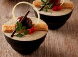 画像: 抹茶風味のスポンジケーキをほうじ茶シロップに浸し、ほうじ茶とクリームチーズを使ったムースを合わせました。シロップとムースに「一保堂茶舗」の「極上ほうじ茶」を使用。 【価格】648円(税込み)