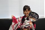 画像: 大槻萌さん "歌とダンスで皆さんを楽しませます!期間中、何回でもお越しください!船上デッキもブルー色になって、とてもロマンチックですよ!"
