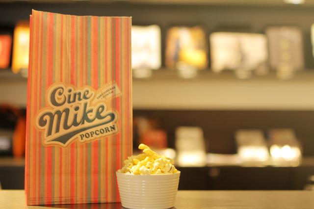 画像1: 最強コラボが実現!映画館専用ポップコーンブランド シネマイク×CoCo壱番屋『ココイチカレー味 スナック&ポップコーンミックス』