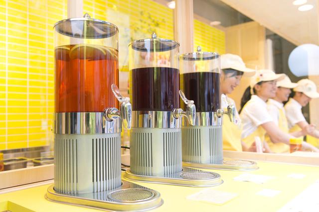 画像: ③お代わり紅茶にはフルーツフレーバーの「コールドブリュー 日替わりアレンジティー」が登場!