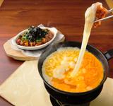 画像2: とろ~りチーズ&旨辛鶏肉が最強タッグすぎる!