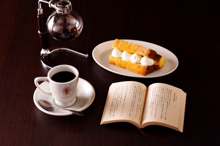 画像1: 「本と珈琲 梟書茶房」が池袋にオープン!