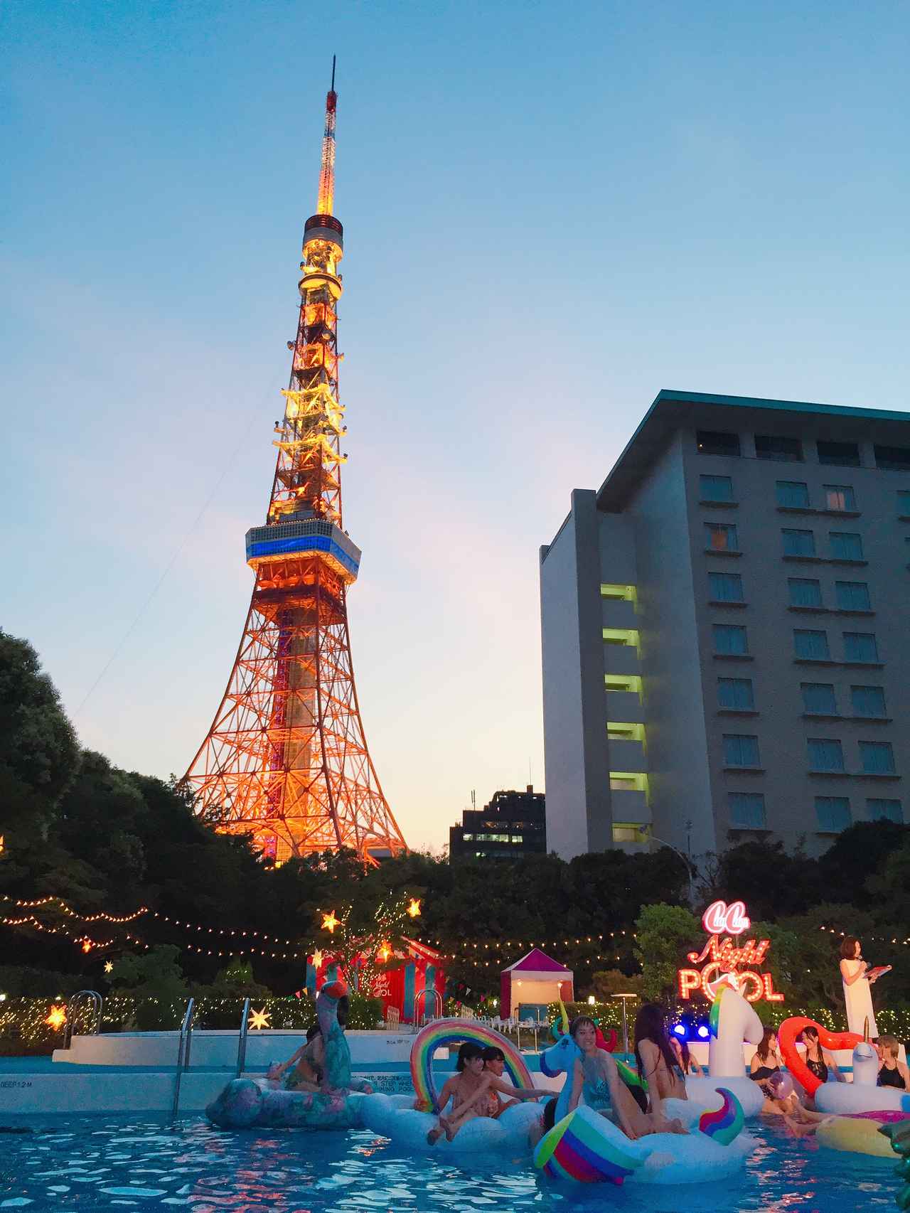 画像: 東京タワーが真上に!