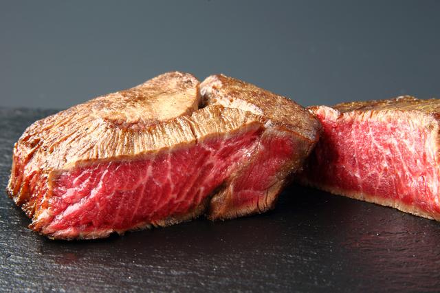 画像: 松阪牛もも肉のポワレ