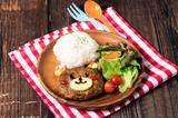 画像: ◆AROUND TABLE<1F> くまさんハンバーグプレート 734円(税込) くまさんハンバーグが可愛い、ボリューム満点のキッズメニューです。