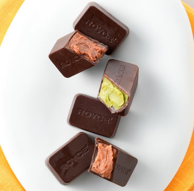 画像: ロイズ「生チョコプラリネ(オーレ・シャンパン・抹茶)」(12個入、各734円)