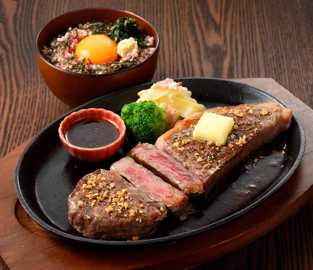 画像: (肉)十勝食堂ポロシリ「北海道産牛鉄板サーロインステーキとミニ牛とろ丼セット」(1人前、2,500円)京王百貨店限定