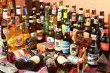 画像: 飲み放題提供ビール 一例 ヒューガルデンホワイト(ベルギー)、レーベンブロイ(ドイツ)、タスカ(ケニア)、ひなの(タヒチ)、333(ベトナム)など40種。