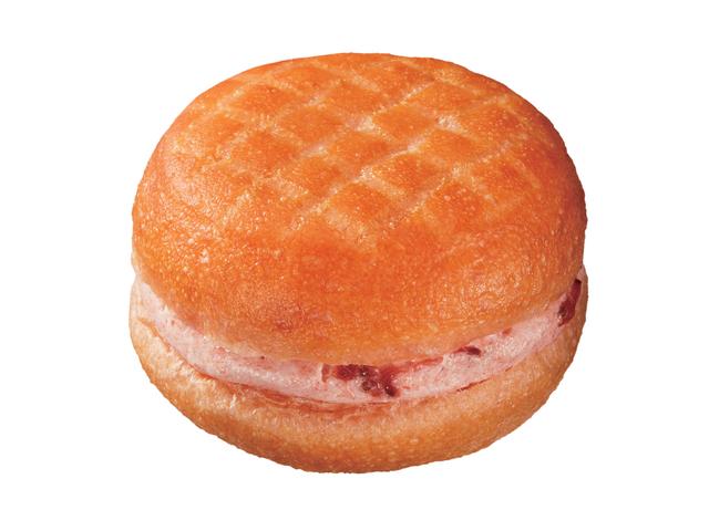 画像: ●いちごとトマト(81円) にんじんパウダーを練りこんだイースト生地に、 いちごとトマトの豆乳ホイップをサンドいたしました。