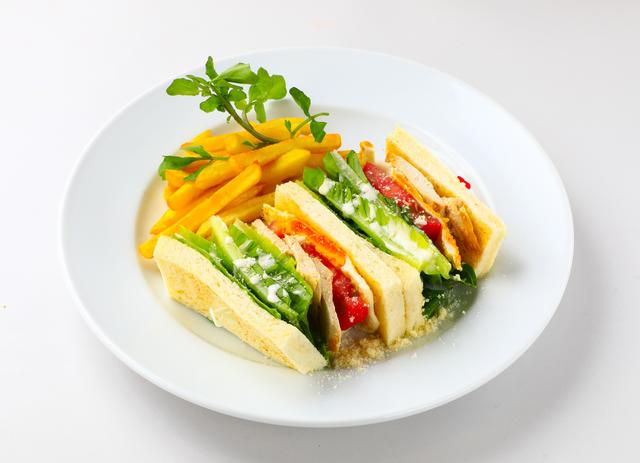 画像5: キユーピーとヤサイな仲間たちカフェ