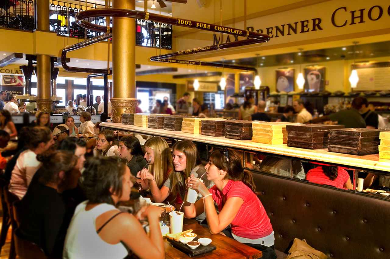 画像2: 「マックス ブレナー」人気No.1の 「チョコレートチャンクピザ」を初のカップアイスで表現！